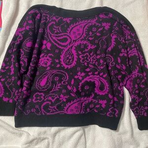 Vintage women’s sweater. Purple and black paisley pattern. Fits XS or S no tag